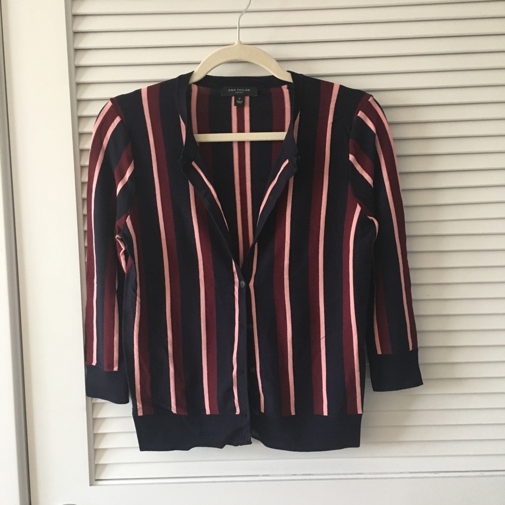 ANN TAYLOR like new button up cardigan